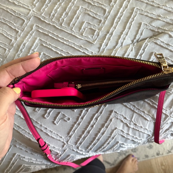 Coach crossbody - Picture 2 of 2